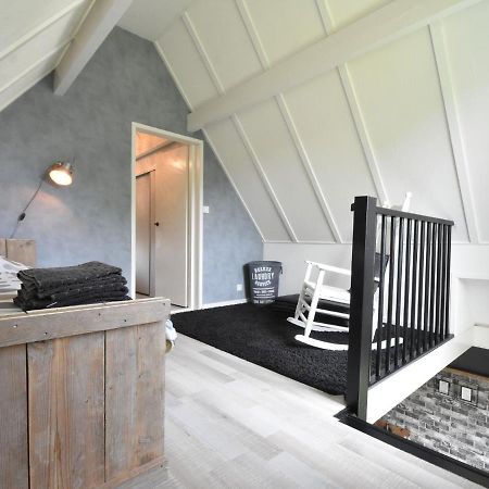 Balmy Holiday Home In Tuitjenhorn With Fenced Garden מראה חיצוני תמונה