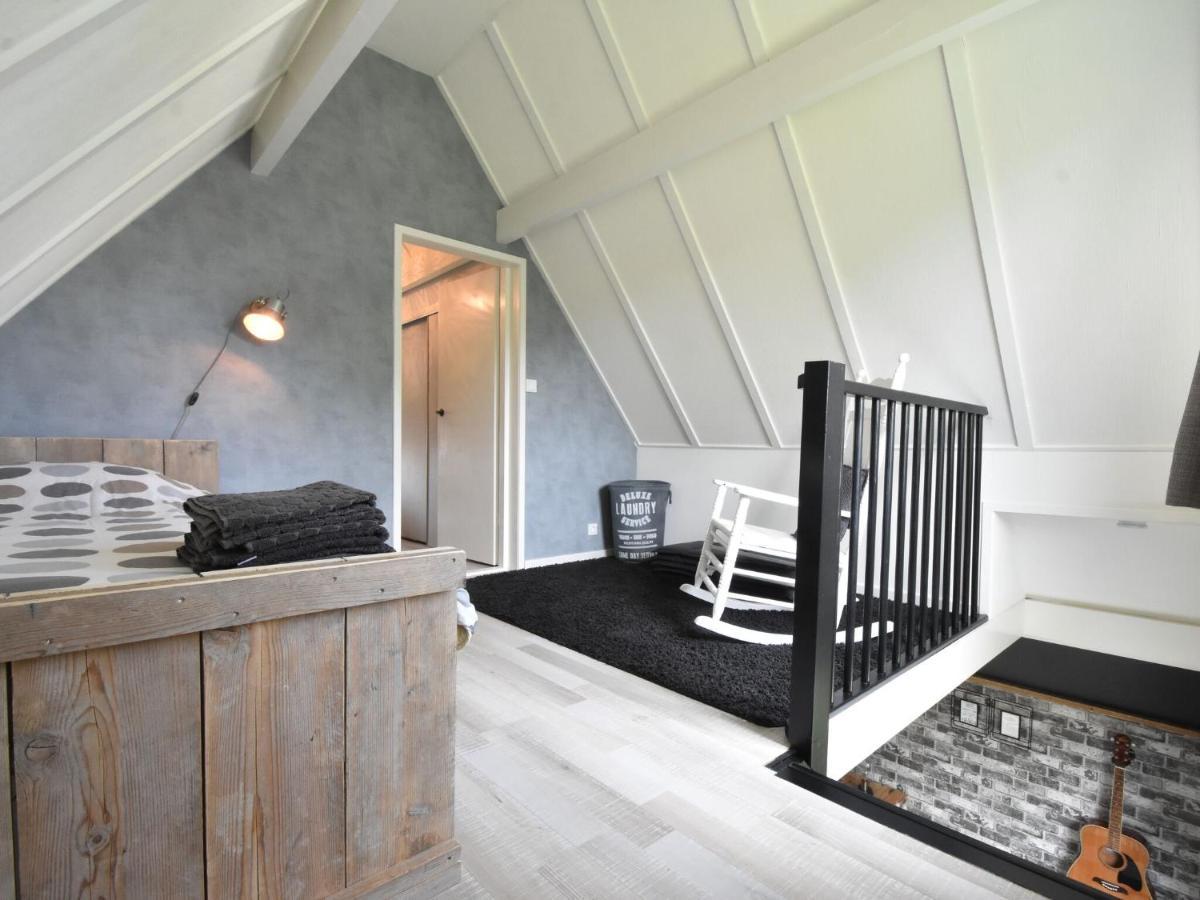 Balmy Holiday Home In Tuitjenhorn With Fenced Garden מראה חיצוני תמונה