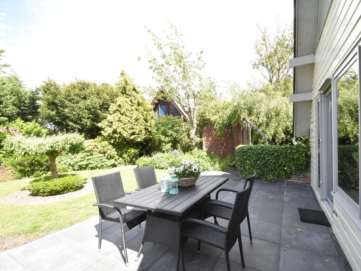 Balmy Holiday Home In Tuitjenhorn With Fenced Garden מראה חיצוני תמונה