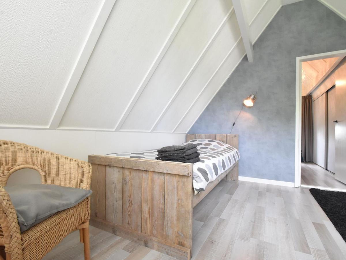 Balmy Holiday Home In Tuitjenhorn With Fenced Garden מראה חיצוני תמונה