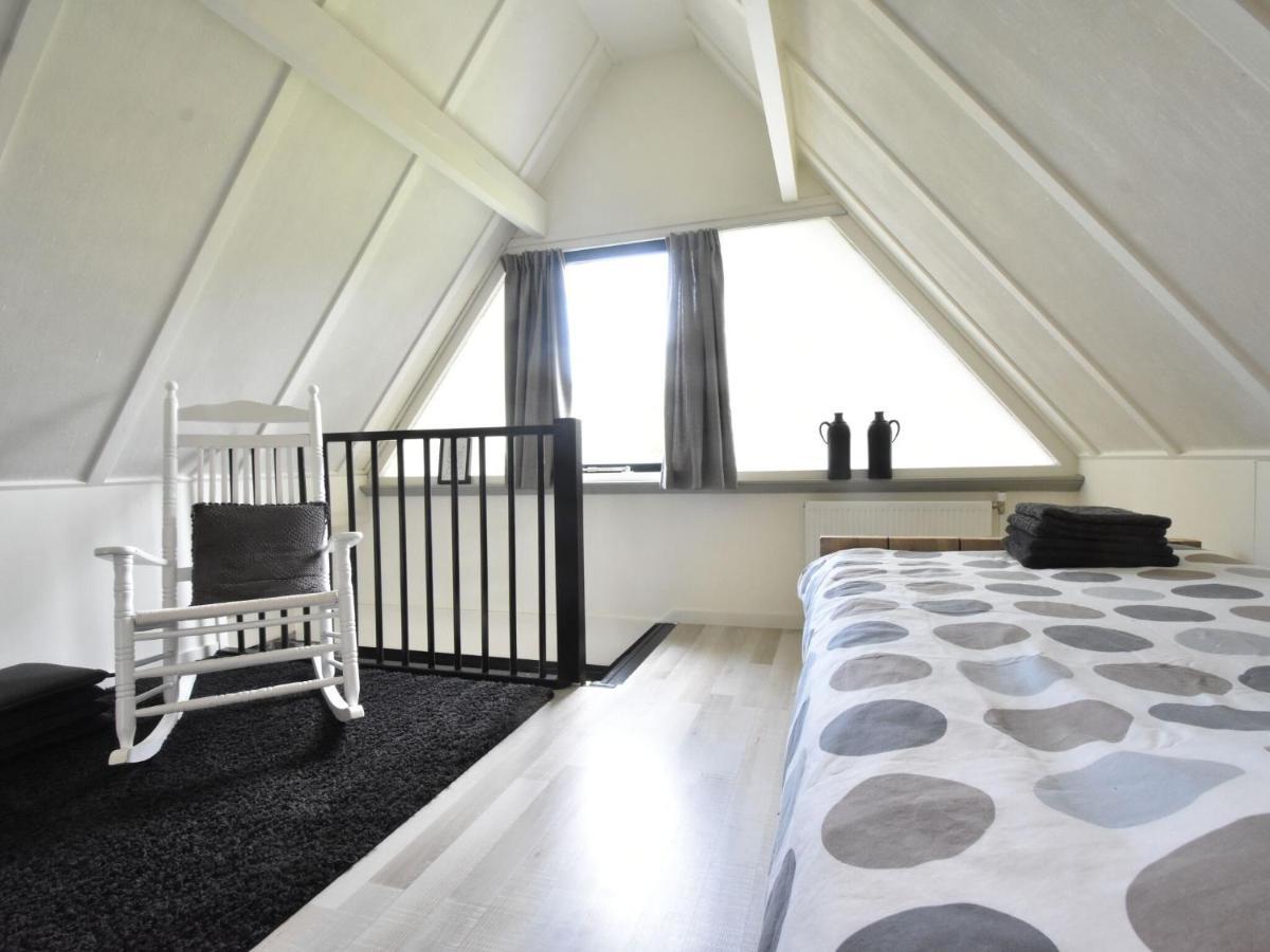 Balmy Holiday Home In Tuitjenhorn With Fenced Garden מראה חיצוני תמונה