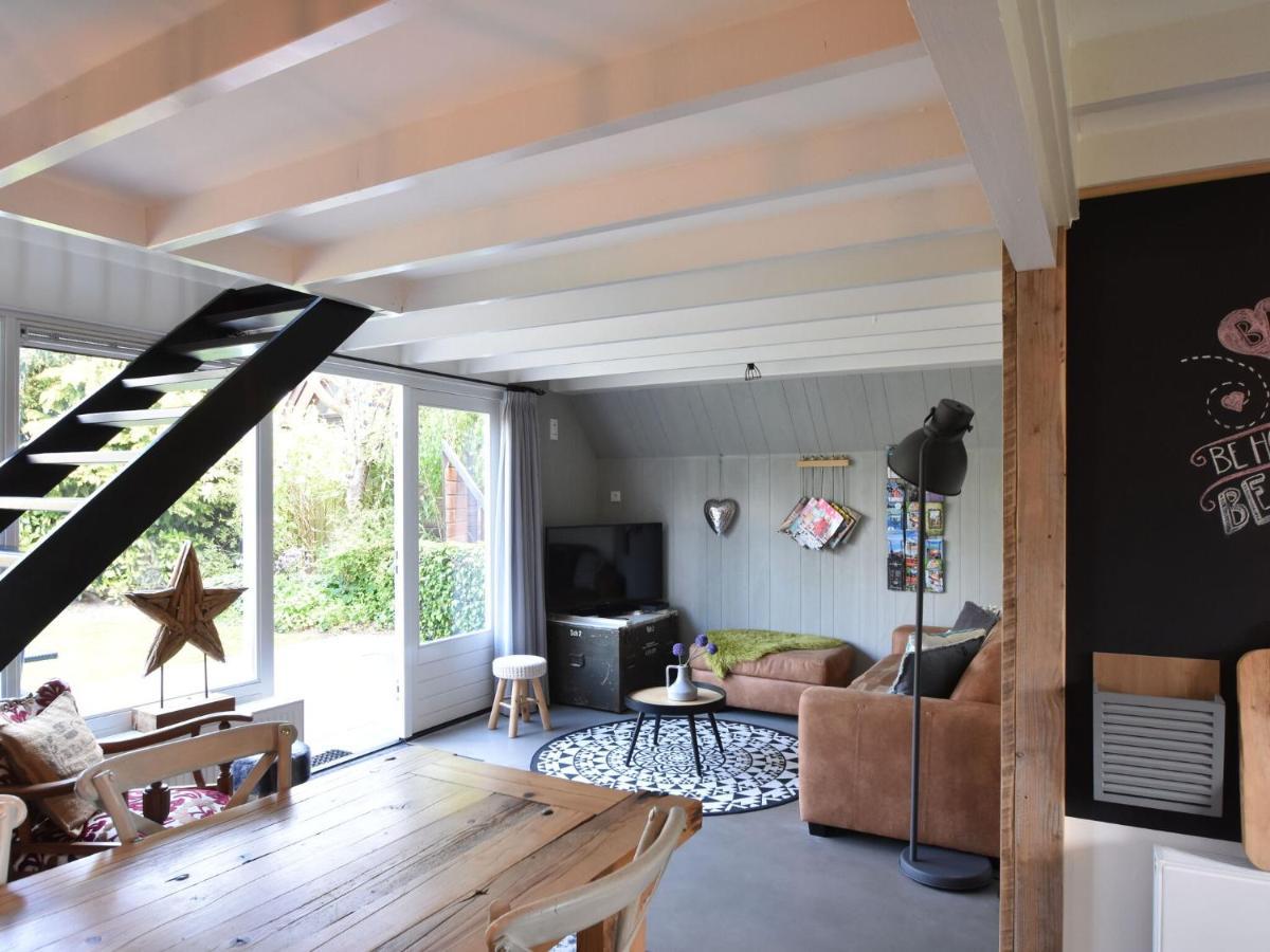 Balmy Holiday Home In Tuitjenhorn With Fenced Garden מראה חיצוני תמונה